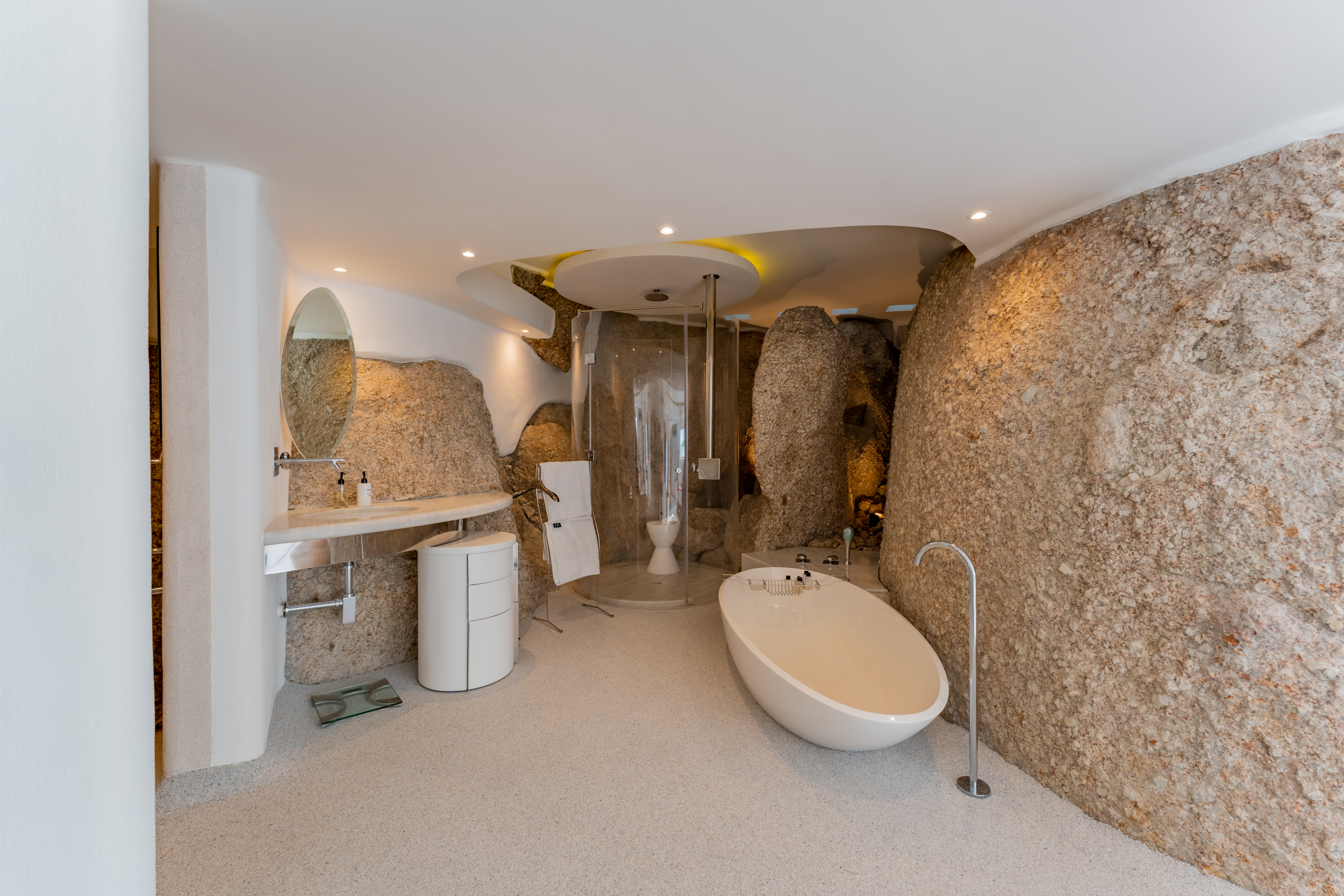 6 Bedroom Property for Sale in Bantry Bay Western Cape